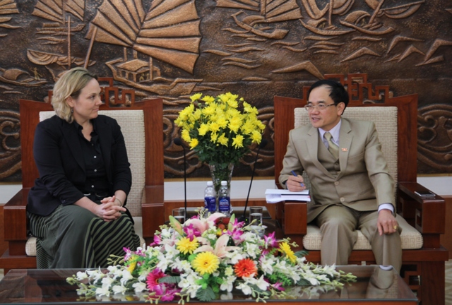 Government Committee for Religious Affairs representative receives delegation from the US Embassy in Hanoi